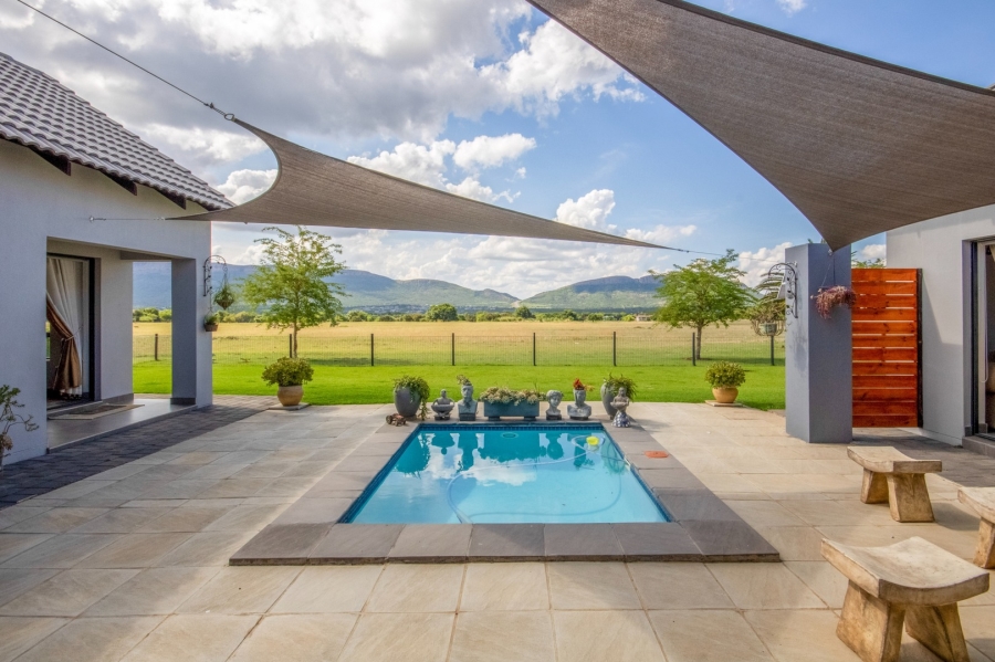 3 Bedroom Property for Sale in WestLake Country Safari Estate North West